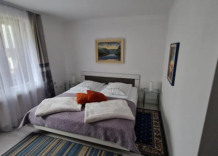 Sobe Cuskic 3* ボーヒニ